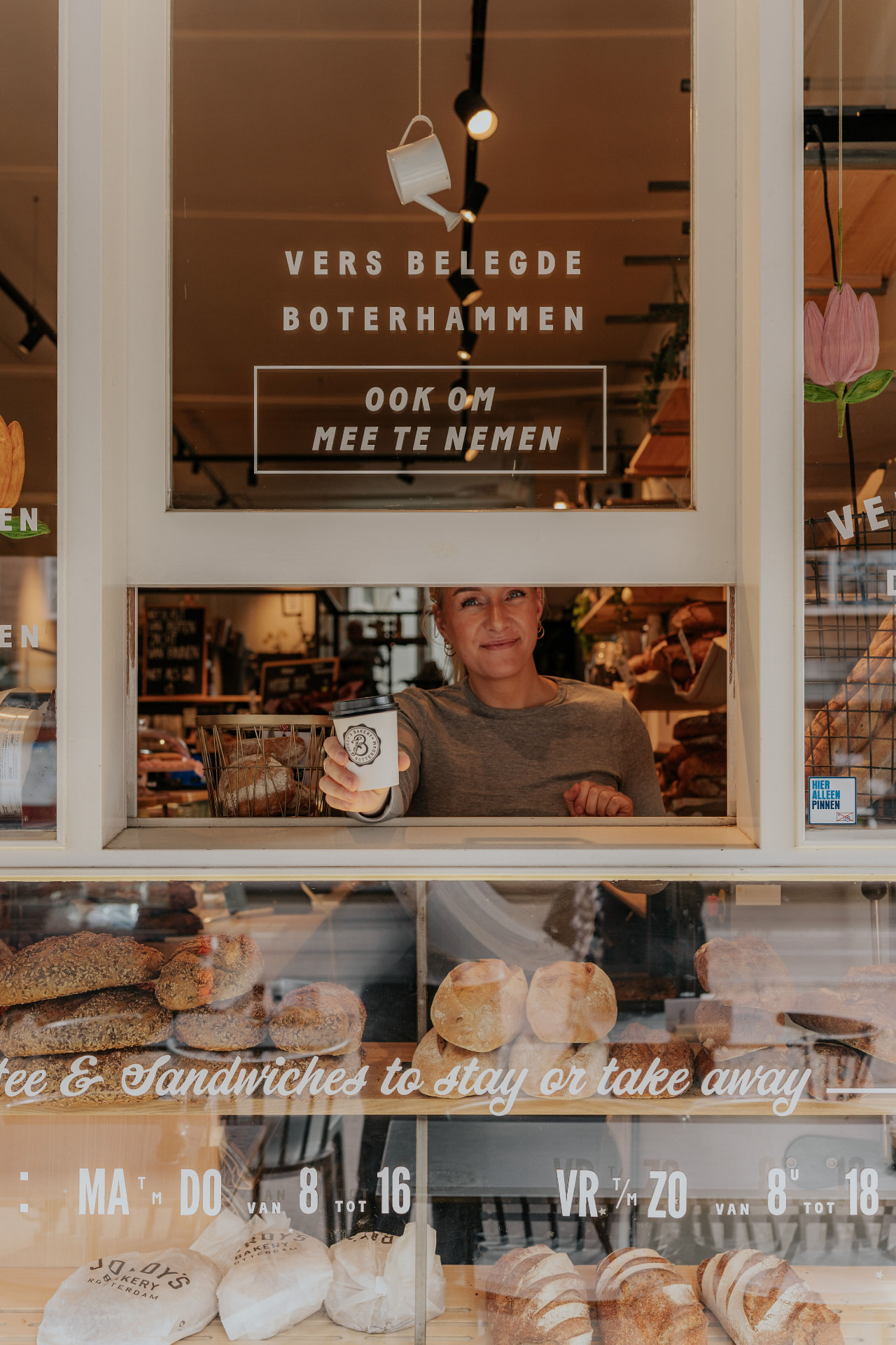 Warme bakkerijinterieur als preview voor een nieuwe Jordy's Bakery locatie